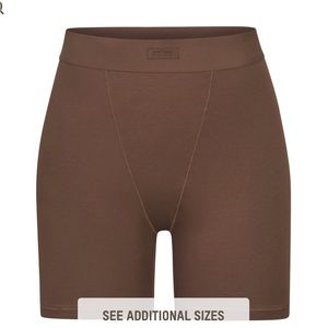 Skims Boyfriend Boxer in Oxide